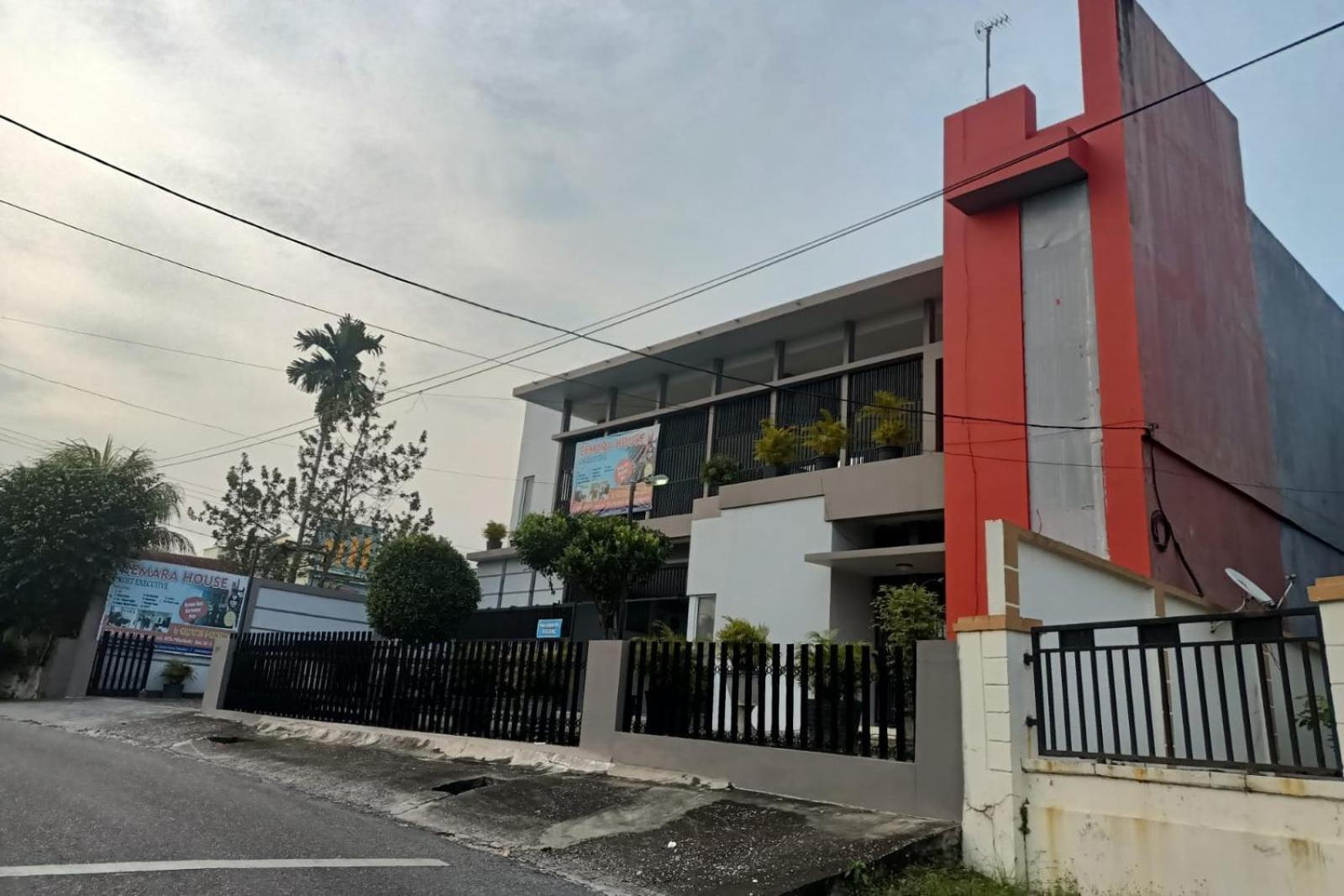 Oyo 93635 Rumah Singgah Cemara Syariah